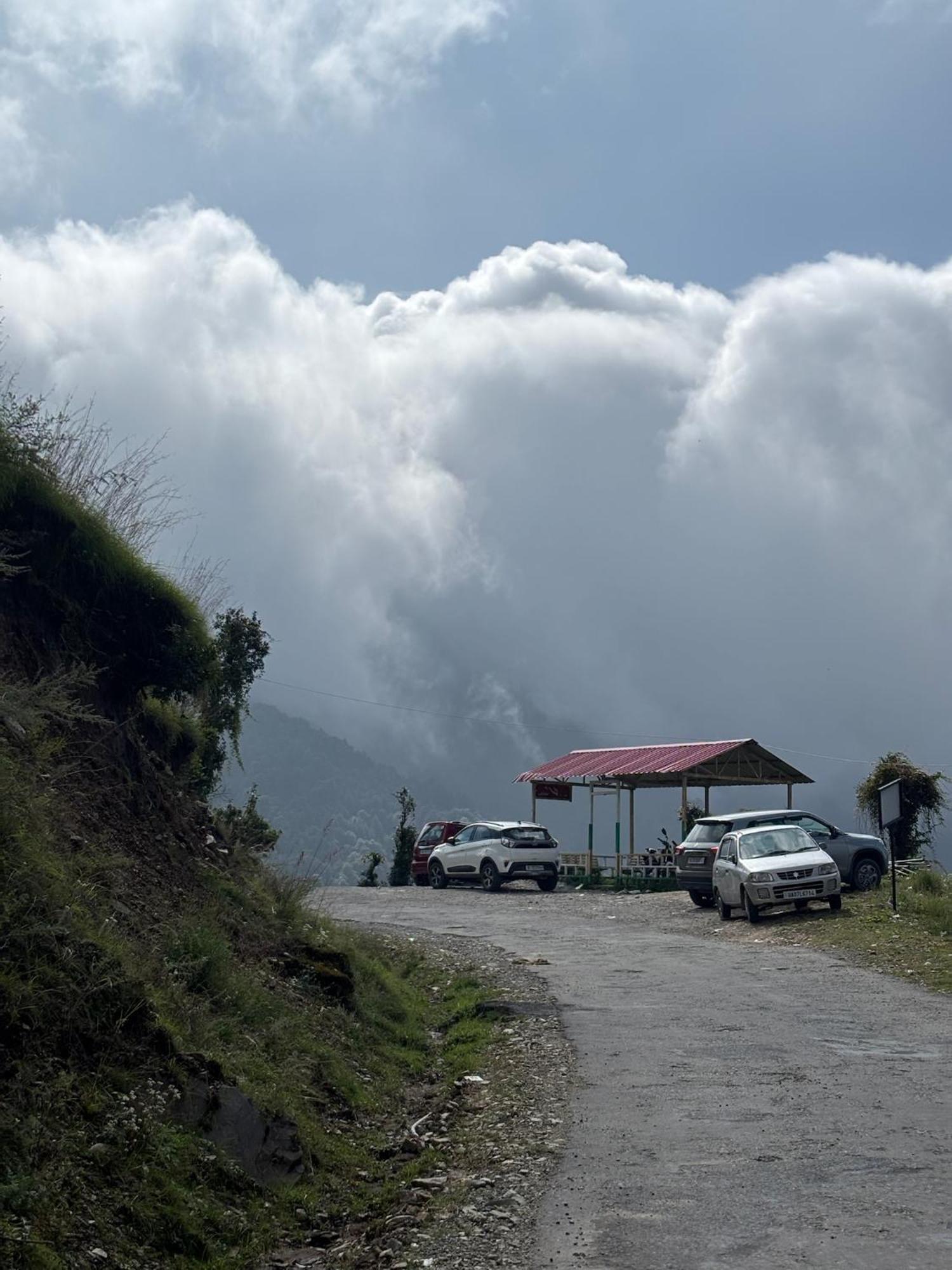 Nivriti Stays Kanatal Exterior foto